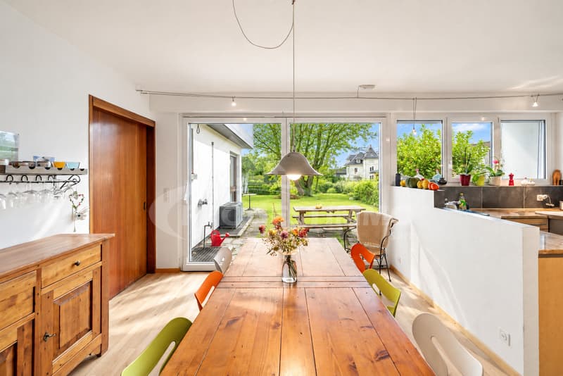 REZ-DE-CHAUSSEE D'UNE VILLA AVEC GRAND JARDIN (6)