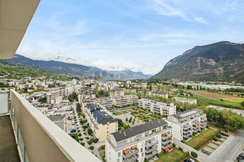 PROCHE DU CENTRE-VILLE AVEC VUE EXCEPTIONNELLE (1)