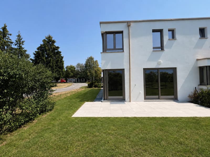 Villa contemporaine neuve en pignon avec jardin - disponible de suite (2)