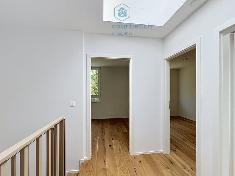 Villa contemporanea nuova con tetto a punta e giardino - disponibile subito (10)
