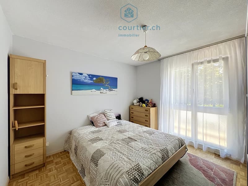 Appartement, terrasse et jardin, au calme en ville, proche HFR et gare (13)