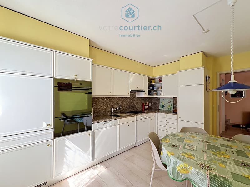 Appartement, terrasse et jardin, au calme en ville, proche HFR et gare (11)