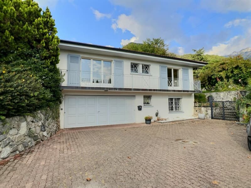 Elegante Villa in einem exklusiven Viertel, direkt am See (4)