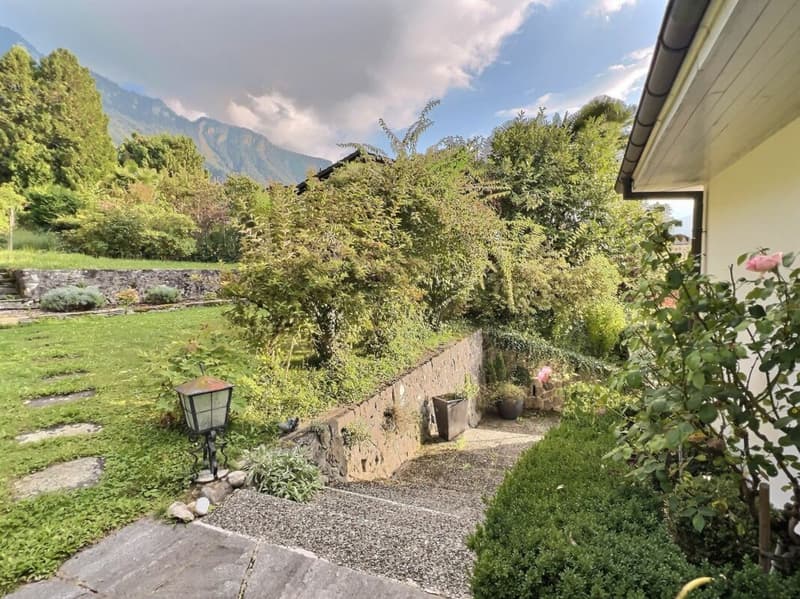 Elegante Villa in einem exklusiven Viertel, direkt am See (21)
