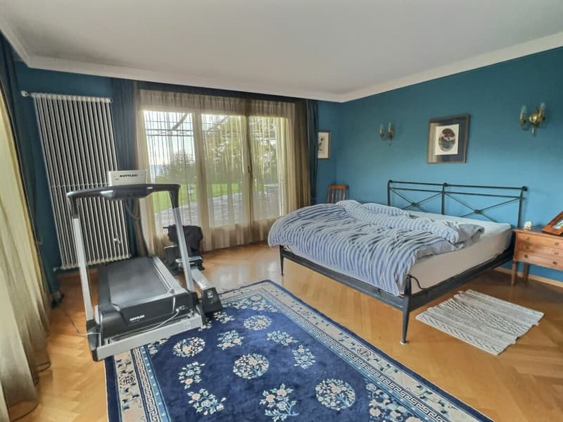 Elegante Villa in einem exklusiven Viertel, direkt am See (14)