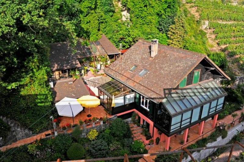 Chalet with great potential in Villeneuve (32)