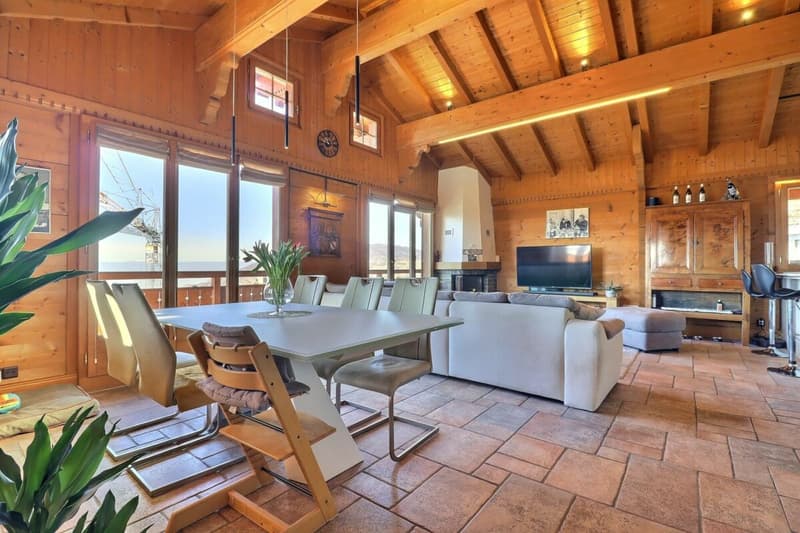 Magnifico chalet con vista sul lago e le montagne (11)