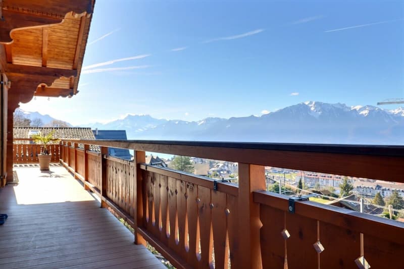 Magnifico chalet con vista sul lago e le montagne (23)