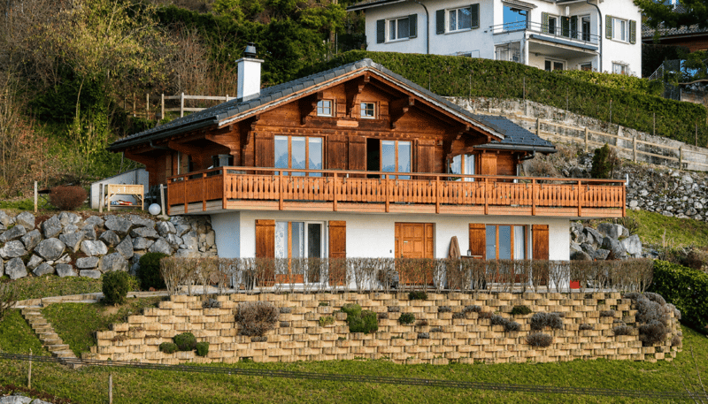 Magnifico chalet con vista sul lago e le montagne (1)