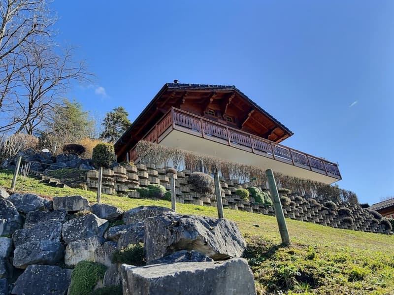 Magnifico chalet con vista sul lago e le montagne (4)