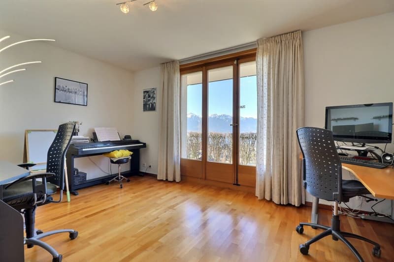 Magnifico chalet con vista sul lago e le montagne (15)