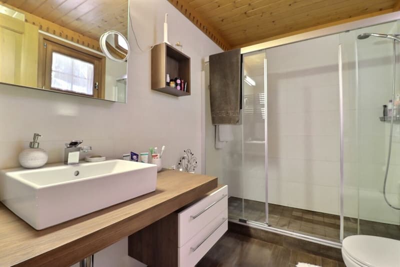 Magnifico chalet con vista sul lago e le montagne (20)