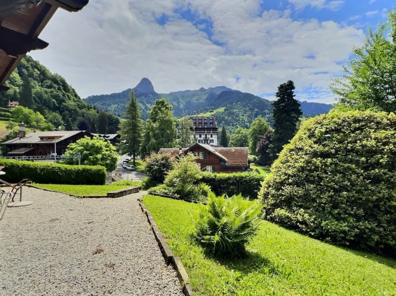 Chalet with great potential, Les Avants (2)
