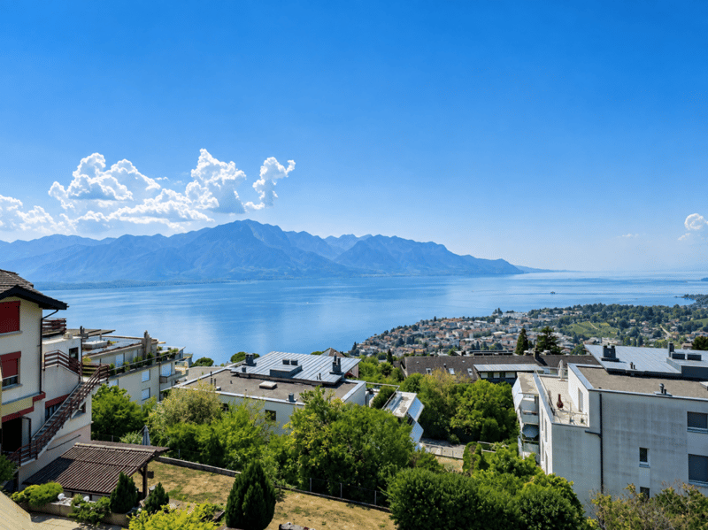 Attique d'exception avec vue panoramique sur le lac et les montagnes (2)
