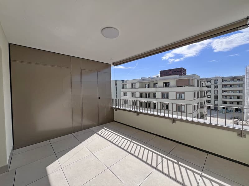 Balcon côté séjour - App. 3.5 pces - Lot S-31
