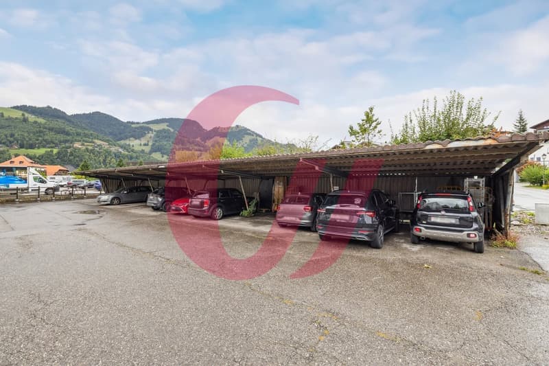Commercial building in the center of Charmey! (3)