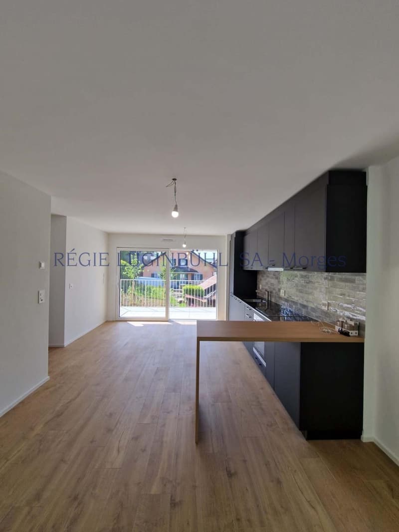 Bel appartement de 3.5 pièces d'env. 87m2 situé au 1er étage d'un nouvel immeuble (6)