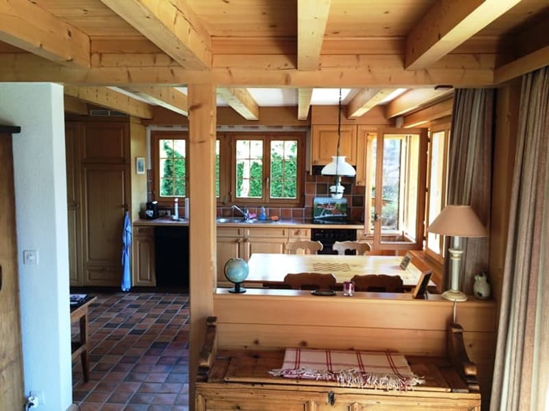 Chalet for sale near the city center (4)