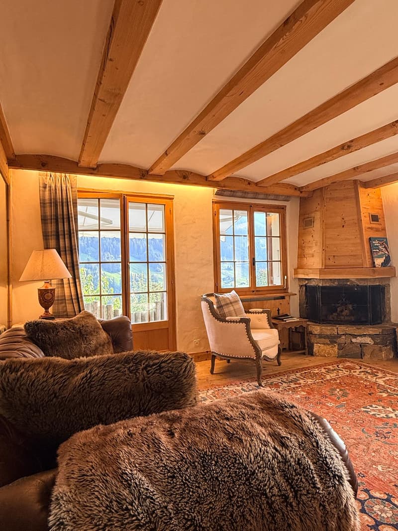 Charmant appartement de 3,5 pièces avec terrasse et vue sur les montagnes et la vallée à Rougemont (2)