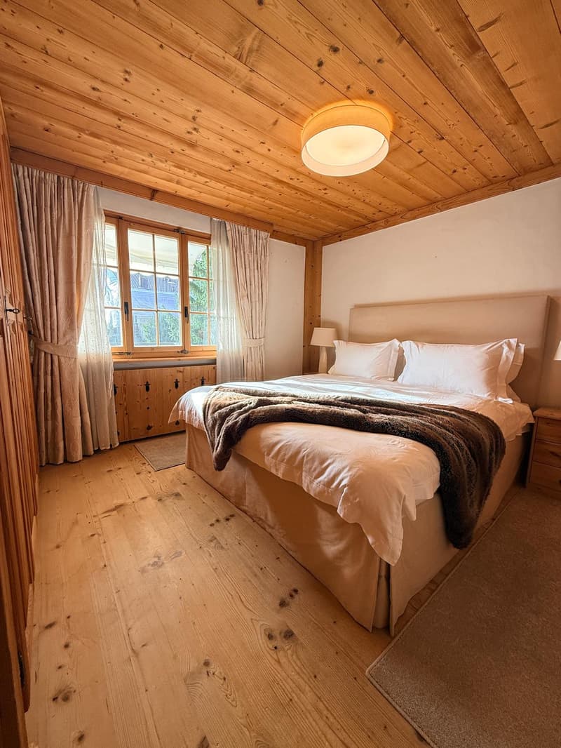 Charmant appartement de 3,5 pièces avec terrasse et vue sur les montagnes et la vallée à Rougemont (12)