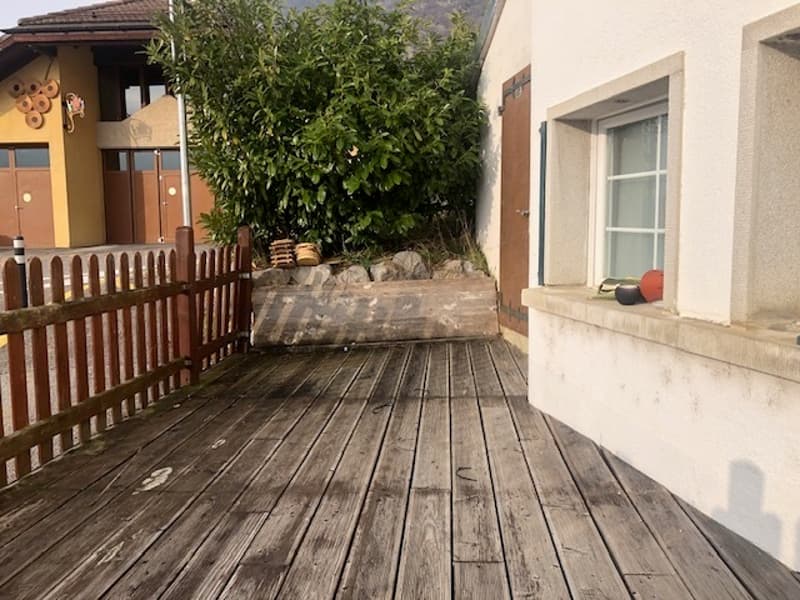 Yvorne : à deux minutes de Aigle : maison villageoise sur 3 niveaux ! (10)