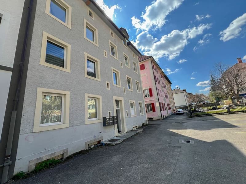 Charmant duplex de 4 pièces entièrement rénové pour du rendement (12)