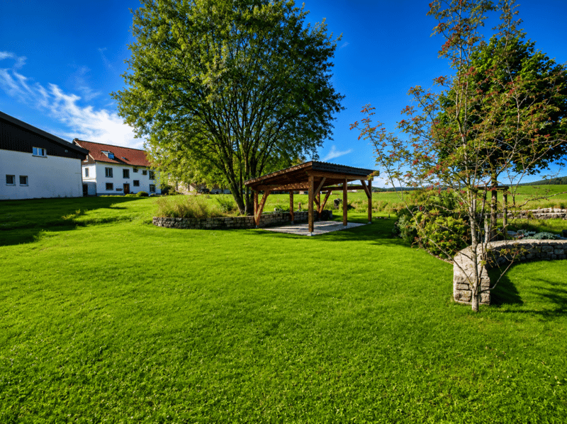 Beautiful 182 m² duplex with terrace and garden (14)