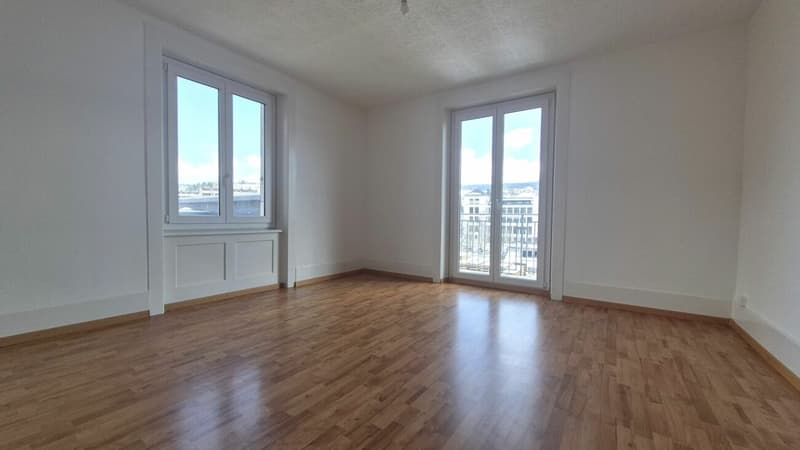 Wohnung mit 3 Zimmern und Balkon in Le Locle (4)