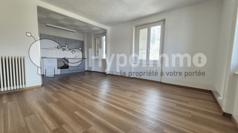 Wohnung mit 3 Zimmern und Balkon in Le Locle (1)