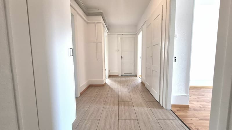 Wohnung mit 3 Zimmern und Balkon in Le Locle (7)