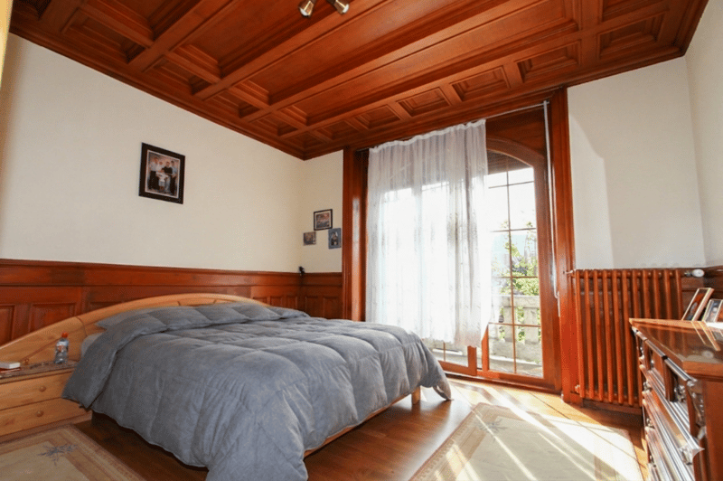 ### Character property in its green setting (15)