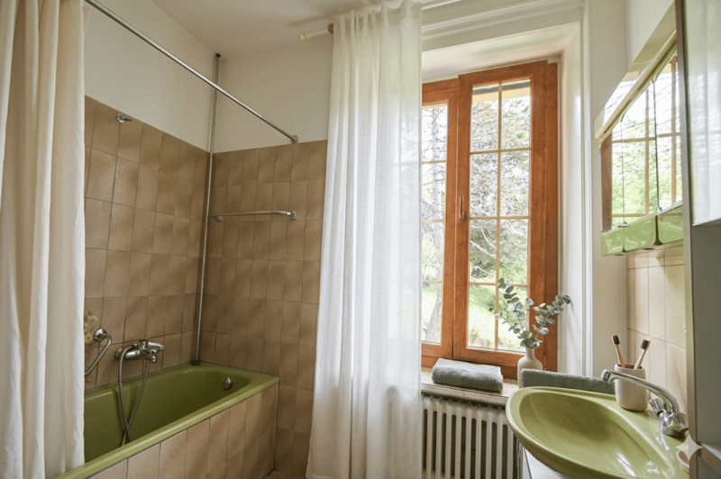 ### Character property in its green setting (17)