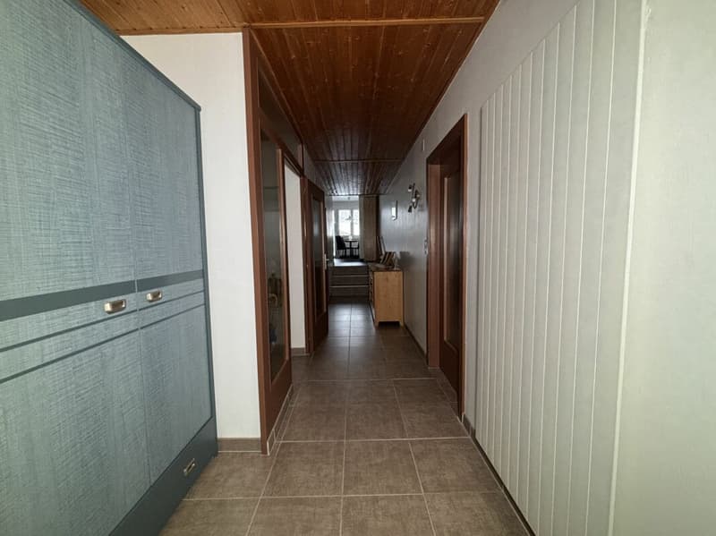 Beautiful family home with 6 large garages (8)