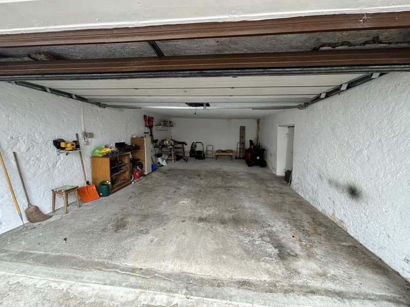 Belle maison familiale avec 6 grands garages (11)