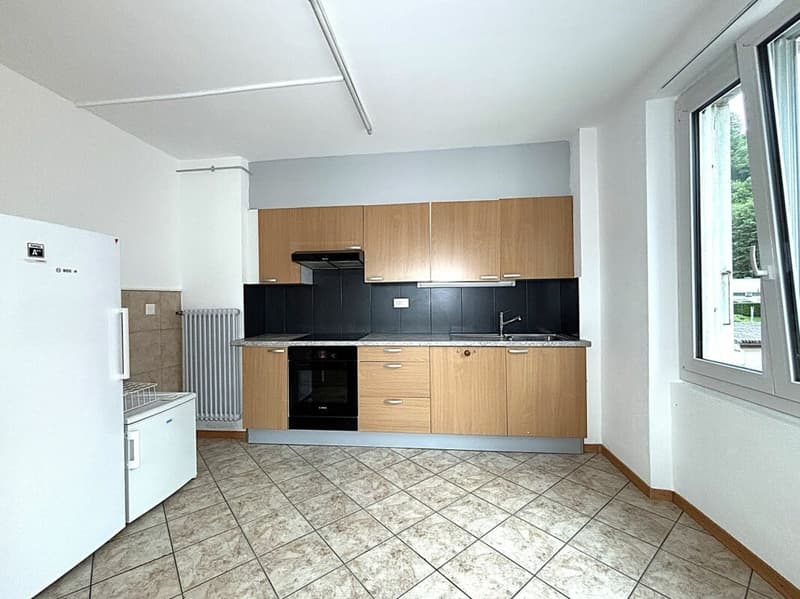 Delizioso appartamento di 3 locali al 1° piano con balcone (2)
