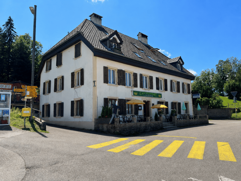 Mietshaus im Dorf (2)