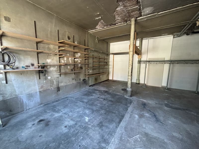 Ground floor premises ideally located (2)