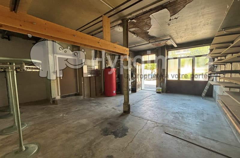 Ground floor premises ideally located (1)