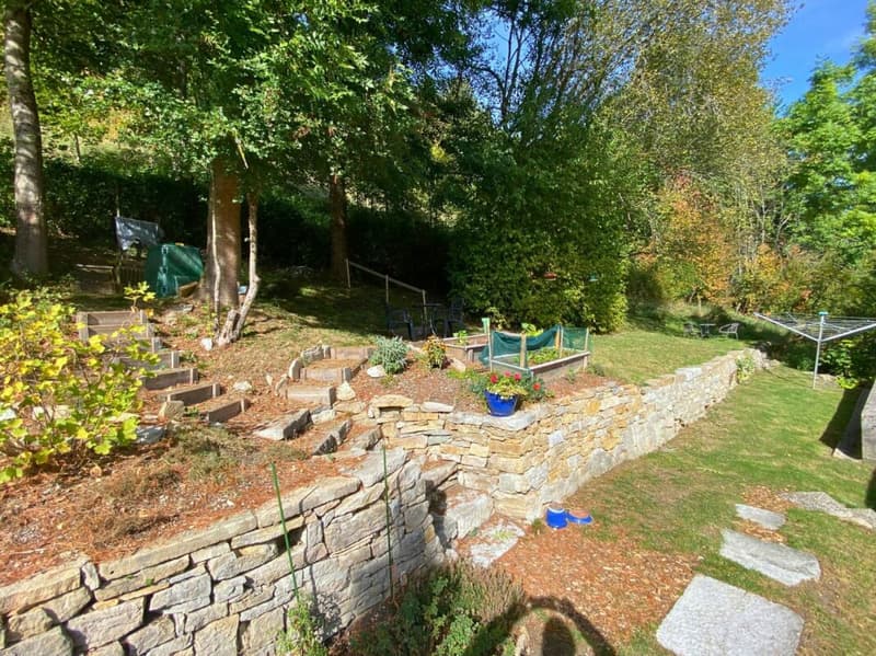 Apartment with 6.5 rooms and private garden (2)