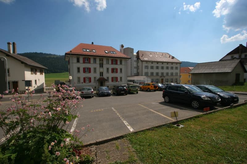 Local commercial au centre du village (3)