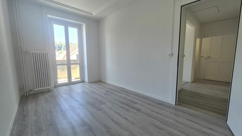 Magnificent 3-room apartment completely renovated with balcony - Le Locle (11)