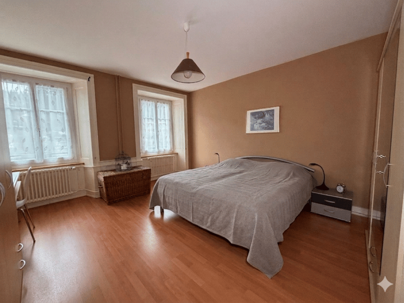 Bel immeuble familial avec terrasse et jardin (12)