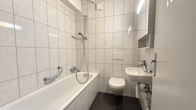 Charmant appartement de 3 pièces au rez supérieur avec fibre optique (8)