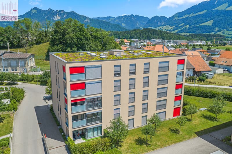 Magnifique appartement de 4.5 pièces au 1er étage 2 places de parc (4)