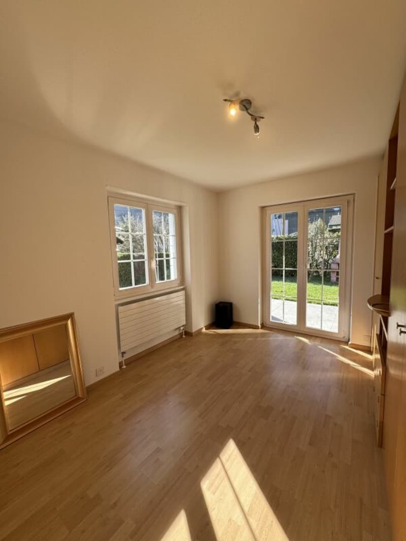 Individual villa with 11 rooms (8)