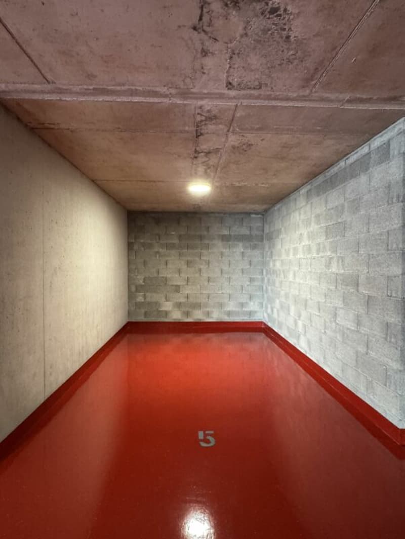 Parcheggio interno riscaldato al 1° piano (7)