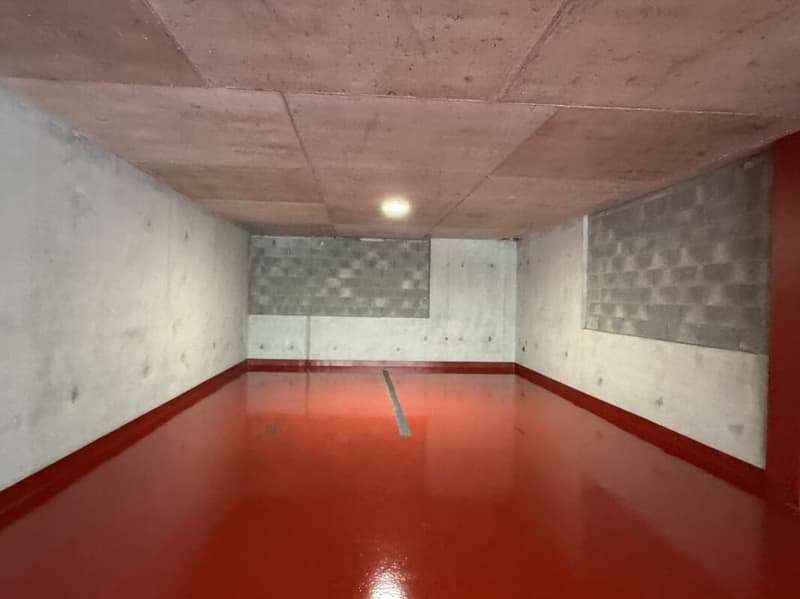 Parcheggio interno riscaldato al 1° piano (5)