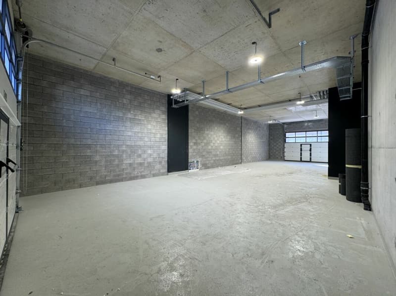 Atelier/dépôt au rez avec dépôt extérieur (5)