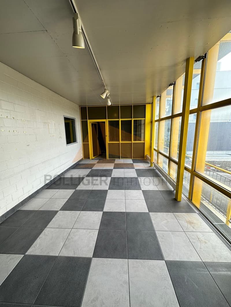 In vendita Sala espositiva, uffici, magazzini, garage e poligono di tiro (11)
