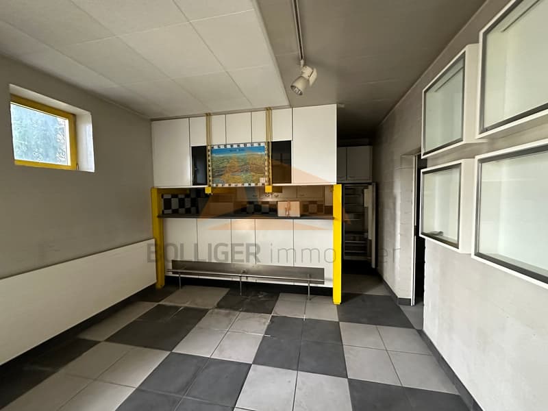 In vendita Sala espositiva, uffici, magazzini, garage e poligono di tiro (10)